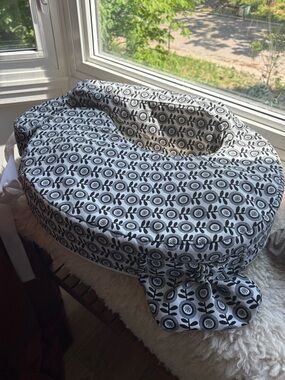 Mr Brest Friend Nursing Pillow with Black and White Floral Pattern